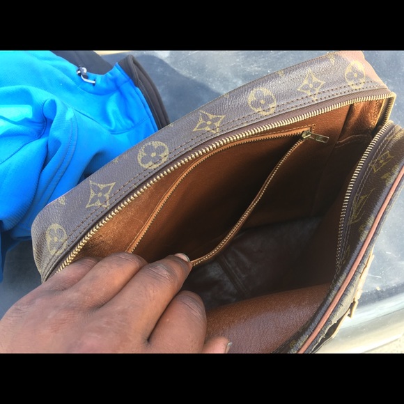 Louis Vuitton
Marceau Brown Monogram Shoulder Bag - Picture 7 of 16